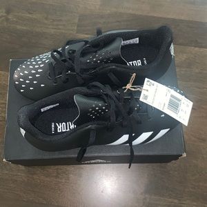 Brand new Boys Adidas Predator Freak .4 cleats.